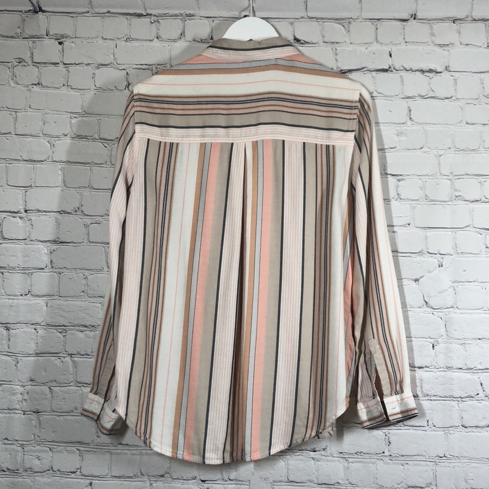 Beach Lunch Lounge Button Down Lines - image 3